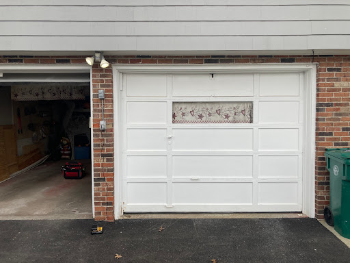 Garage Door Sudbury, MA! Modern Steel™ with Contemporary Windows – Premium Series with Intellicore® – 9209. 9′ 0″ X 7′ 0″. 3-Layer 2″ Intellicore® Insulation Contemporary. R-Value 18.4. Black.