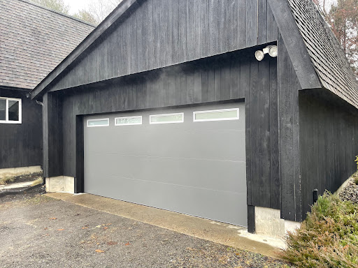 Installation of 8’0″ x 7’0″ Coachman C Series Carriage House Door & 7’6” x 7’0″ Coachman C Series Carriage House Door in Needham, MA. Along with Synergy 370 3/4 HP Belt Drive Openers!