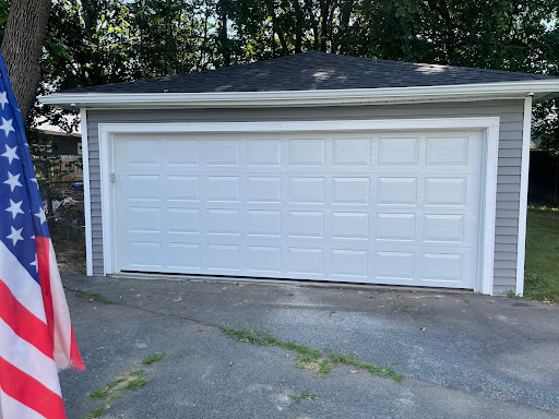 Garage Door Hopedale, MA! 9′ 0″ x 8′ 0′ Type: Gallery® Steel ­ Premium Series with Intellicore® Short Panel.