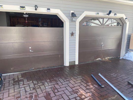 Installation in Wayland, MA! 9′ 0″ x 7′ 0″ ClassicTM Steel ­ Premium Series Doors!